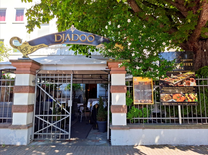 Der Eingangsbereich des persischen Restauratns Djadoo im Darmstädter Johannesviertel.