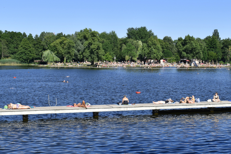 Der beliebte Badesee "Großer Woog" in Darmstadt